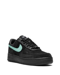 schwarze Leder niedrige Sneakers von Nike