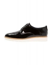 schwarze Leder Oxford Schuhe von Tamaris