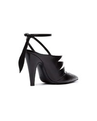 schwarze Leder Pumps mit Ausschnitten von Calvin Klein 205W39nyc