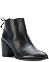 schwarze Leder Stiefeletten von Stuart Weitzman