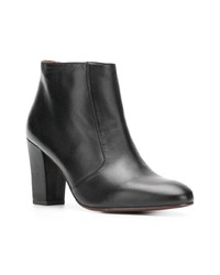 schwarze Leder Stiefeletten von Chie Mihara