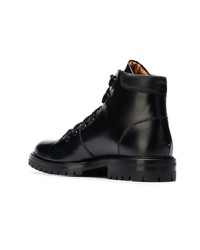 schwarze Lederfreizeitstiefel von Common Projects