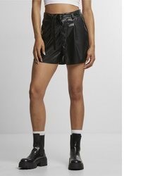 schwarze Ledershorts von Urban Classics