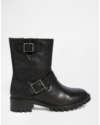 schwarze Lederstiefel von Pieces