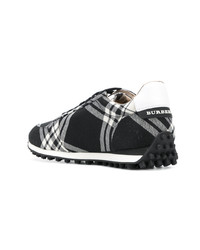 schwarze niedrige Sneakers mit Schottenmuster von Burberry