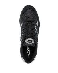 schwarze niedrige Sneakers von New Balance