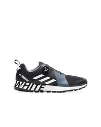 schwarze niedrige Sneakers von Adidas By White Mountaineering