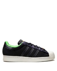 schwarze niedrige Sneakers von adidas