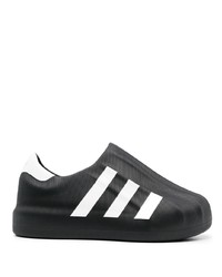 schwarze niedrige Sneakers von adidas