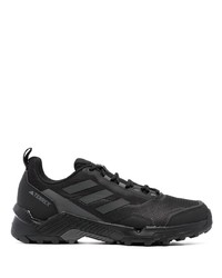 schwarze niedrige Sneakers von adidas