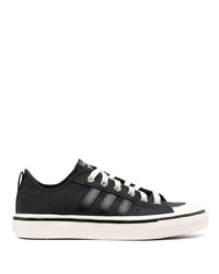 schwarze niedrige Sneakers von adidas