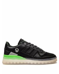 schwarze niedrige Sneakers von adidas