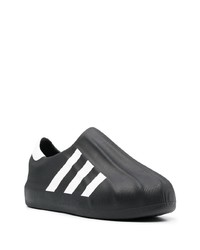 schwarze niedrige Sneakers von adidas