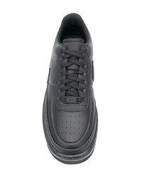 schwarze niedrige Sneakers von Nike