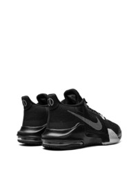 schwarze niedrige Sneakers von Nike