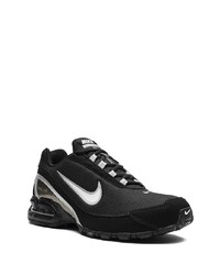 schwarze niedrige Sneakers von Nike