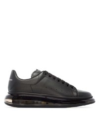 schwarze niedrige Sneakers von Alexander McQueen