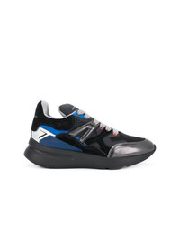 schwarze niedrige Sneakers von Alexander McQueen