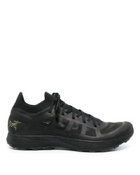 schwarze niedrige Sneakers von Arc'teryx