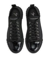 schwarze niedrige Sneakers von Giuseppe Zanotti