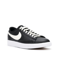 schwarze niedrige Sneakers von Nike