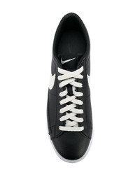 schwarze niedrige Sneakers von Nike