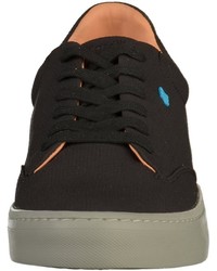 schwarze niedrige Sneakers von Boxfresh