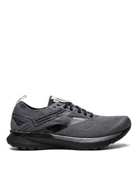 schwarze niedrige Sneakers von Brooks