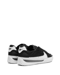 schwarze niedrige Sneakers von Nike