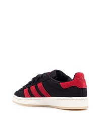 schwarze niedrige Sneakers von adidas