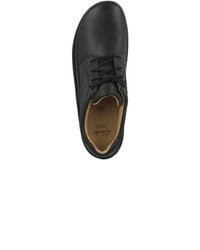 schwarze niedrige Sneakers von Clarks