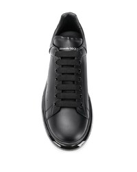 schwarze niedrige Sneakers von Alexander McQueen