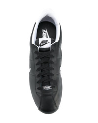 schwarze niedrige Sneakers von Nike