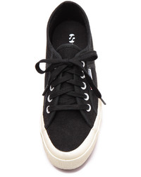 schwarze niedrige Sneakers von Superga