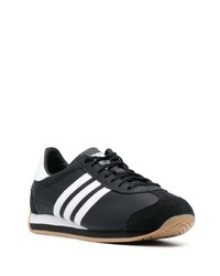 schwarze niedrige Sneakers von adidas