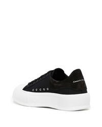 schwarze niedrige Sneakers von Alexander McQueen