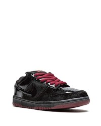 schwarze niedrige Sneakers von Nike