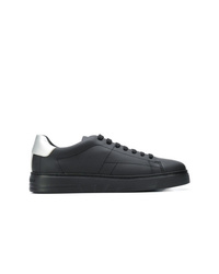 schwarze niedrige Sneakers von Emporio Armani