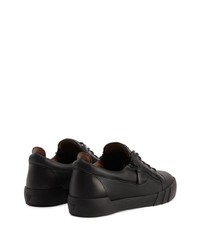 schwarze niedrige Sneakers von Giuseppe Zanotti