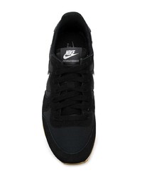 schwarze niedrige Sneakers von Nike