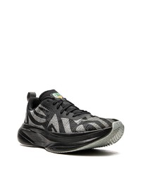 schwarze niedrige Sneakers von Brand Black