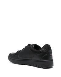 schwarze niedrige Sneakers von Tommy Hilfiger