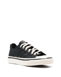 schwarze niedrige Sneakers von adidas