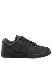 schwarze niedrige Sneakers von Lacoste