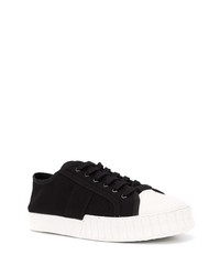 schwarze niedrige Sneakers von Primury