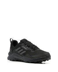 schwarze niedrige Sneakers von adidas