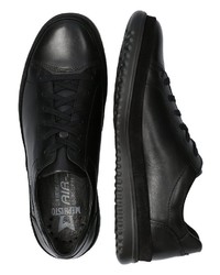 schwarze niedrige Sneakers von Mephisto