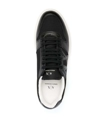 schwarze niedrige Sneakers von Armani Exchange