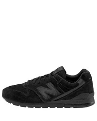 schwarze niedrige Sneakers von New Balance