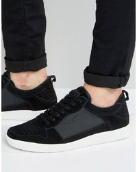 schwarze niedrige Sneakers